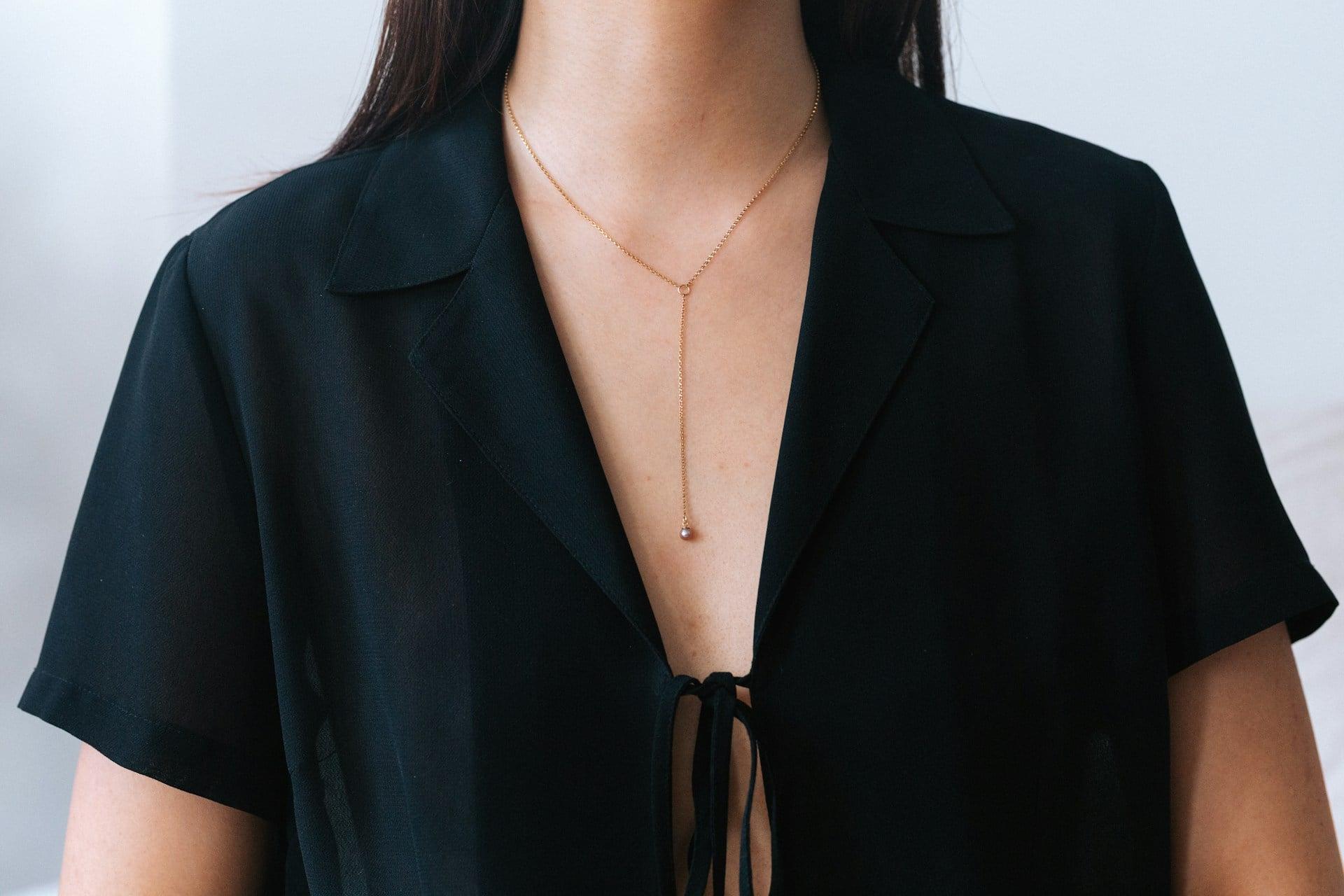 The one necklace style women over 50 never wear — but absolutely should — Fashion