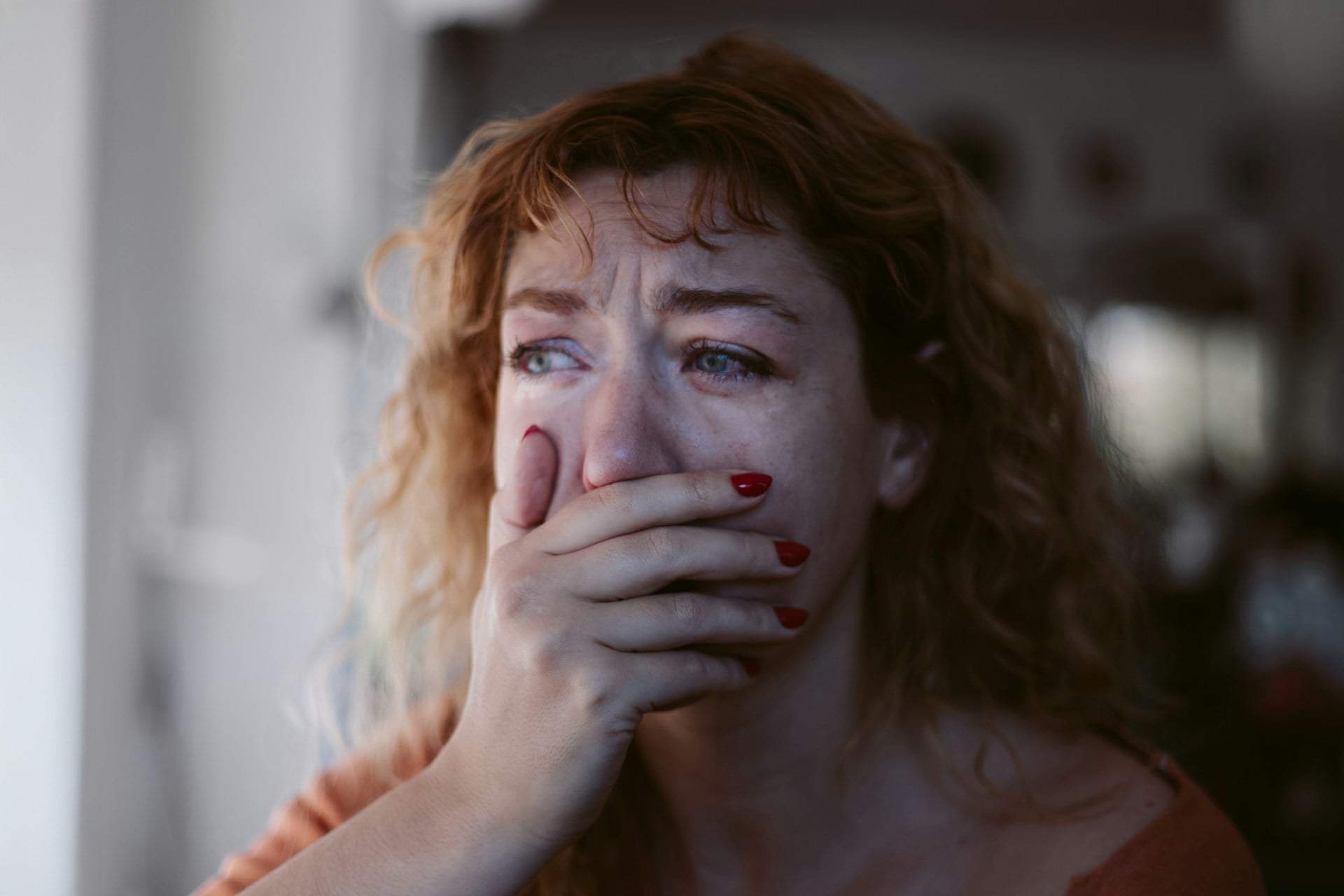 "Dovevo portare a casa lo scontrino del supermercato perché lui lo controllasse" – Ecco quanto può essere subdola la violenza economica in coppia — Relazione
