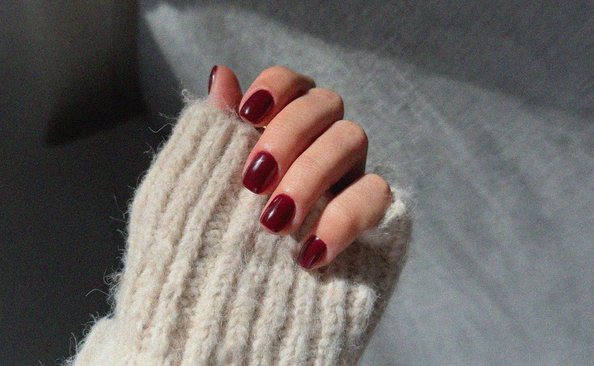 Manicure elegante per unghie corte: questi sono i colori perfetti per l'autunno — Stile