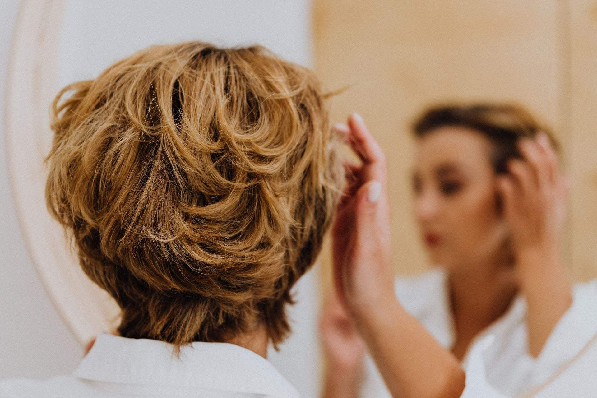 Il cambio look autunnale che ringiovanisce: i tagli di capelli più belli per le donne over 50 — Capelli
